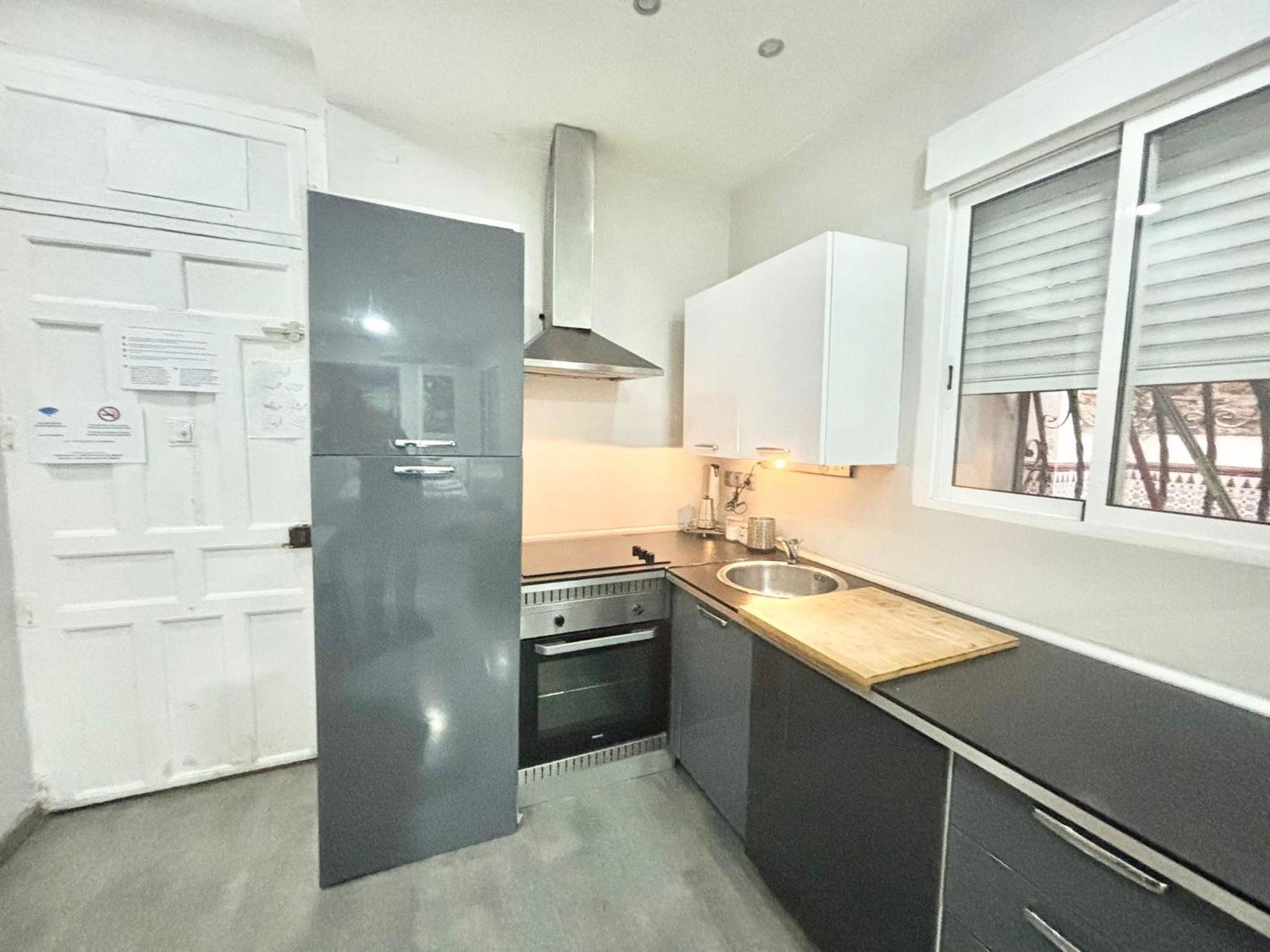 Centro Ferrocarril 2 Metro Delicias Apartment Madrid Bagian luar foto